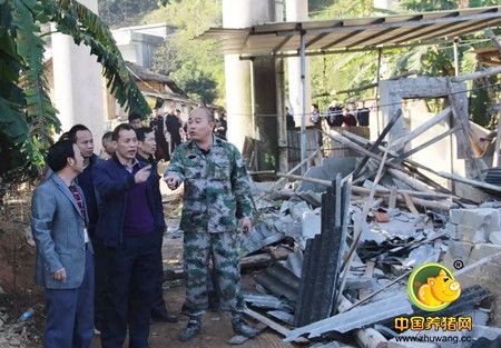  12月17日，位于龙川县老隆镇两渡河禁养区内一养猪场被依法强制拆除。