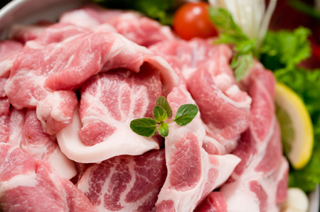 2017年11月08日全国各省市猪白条肉价格行情走势