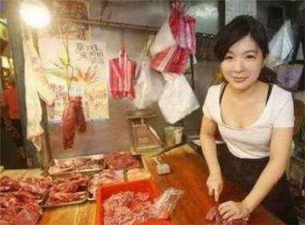卖猪肉不可耻，美女大学生卖猪肉爆红网络！