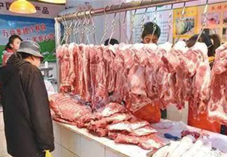 国际贸易商正在操作“合法”向中国倾销猪肉
