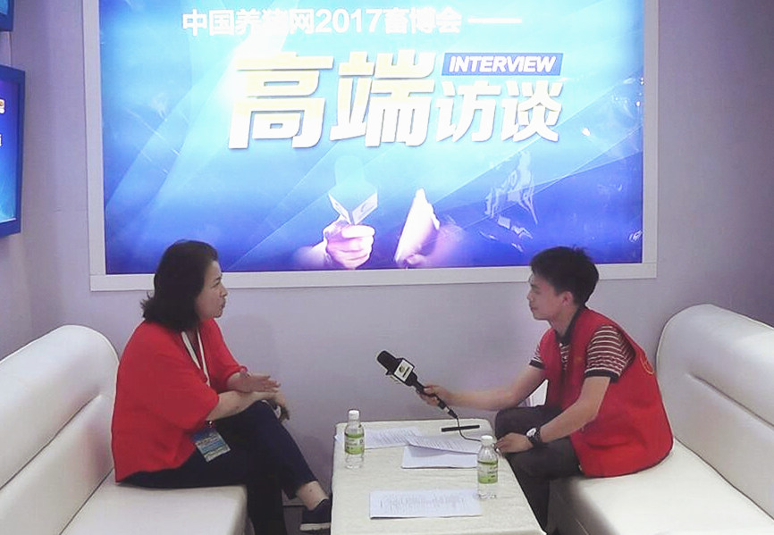 2017畜博会中国养猪网专访家育种猪集团董事长毛区健丽