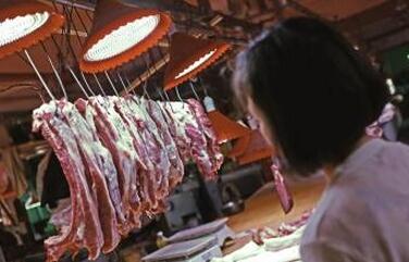 市面上猪肉价依然不便宜 中间差价去哪儿了