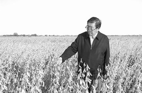 中国科学报：那个把大豆种了亿亩的人走了！